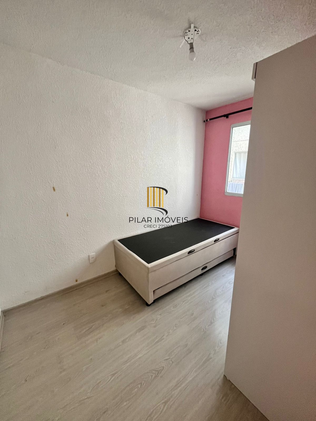 Apto 2 Dormitórios, Sala, Cozinha, Banheiro, semimob, 01 vaga garagem-rotativa