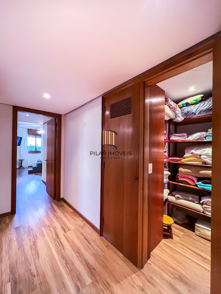 Apartamento 4 dormitórios no bairro Moinhos de Vento
