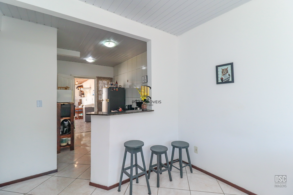 Casa 2 dormitórios no bairro Hípica