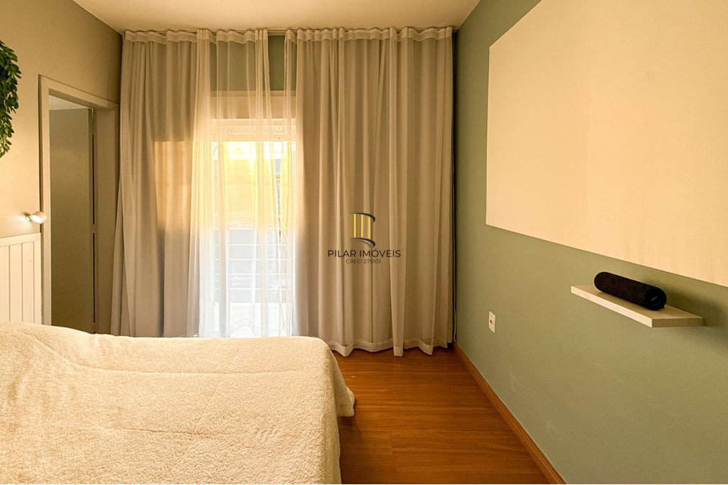 Casa 3 dormitórios no bairro Igara