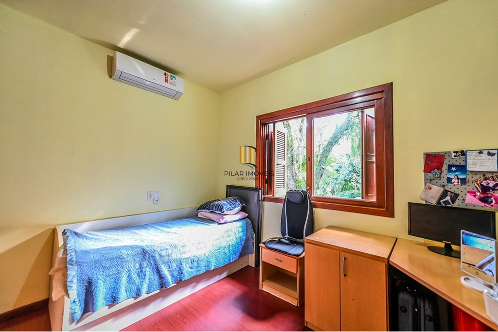 Casa 4 dormitórios no bairro Cascata