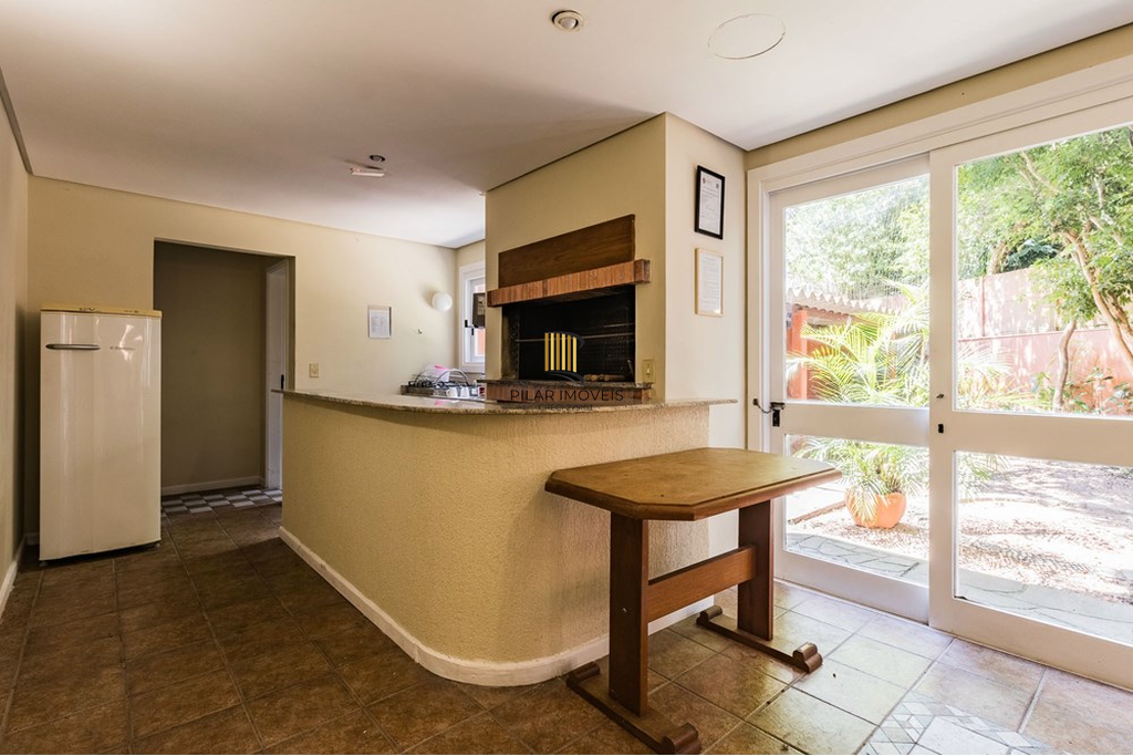 Casa de Condomínio 3 dormitórios no bairro Teresópolis