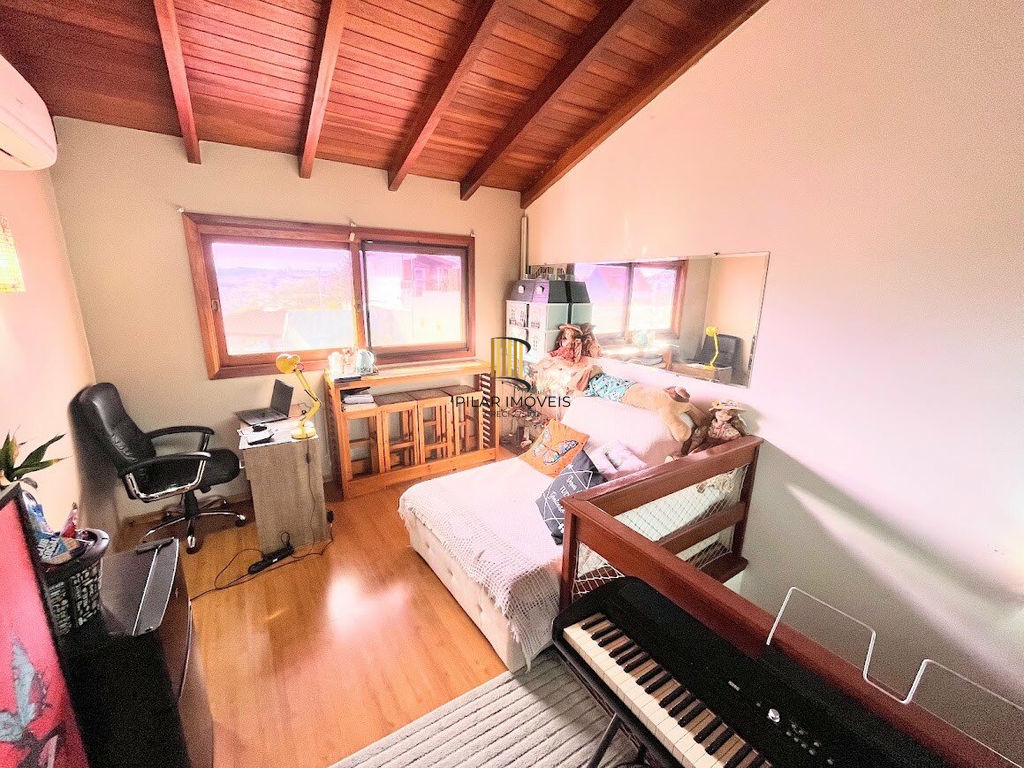 Casa 3 dormitórios no bairro Espírito Santo