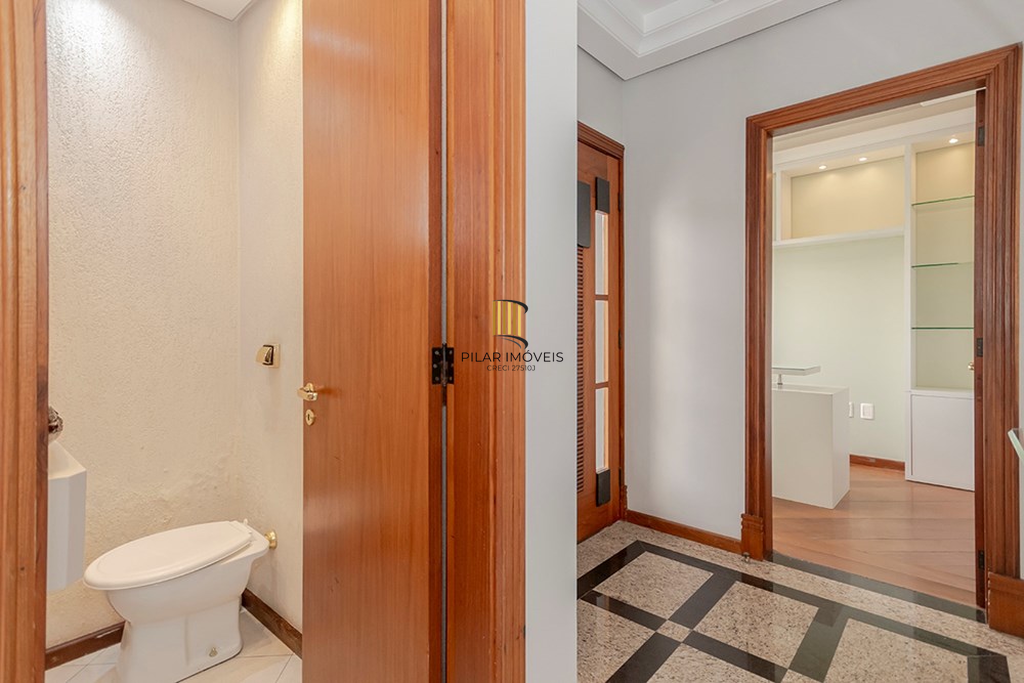 Casa 6 dormitórios no bairro Vila Jardim