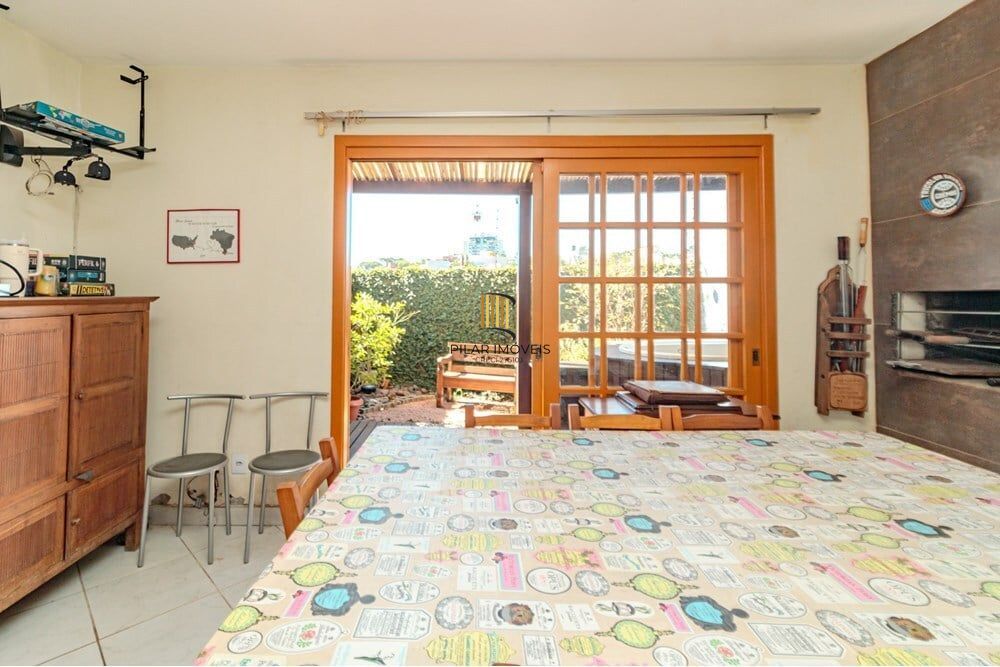 Casa 3 dormitórios no bairro Chácara das Pedras