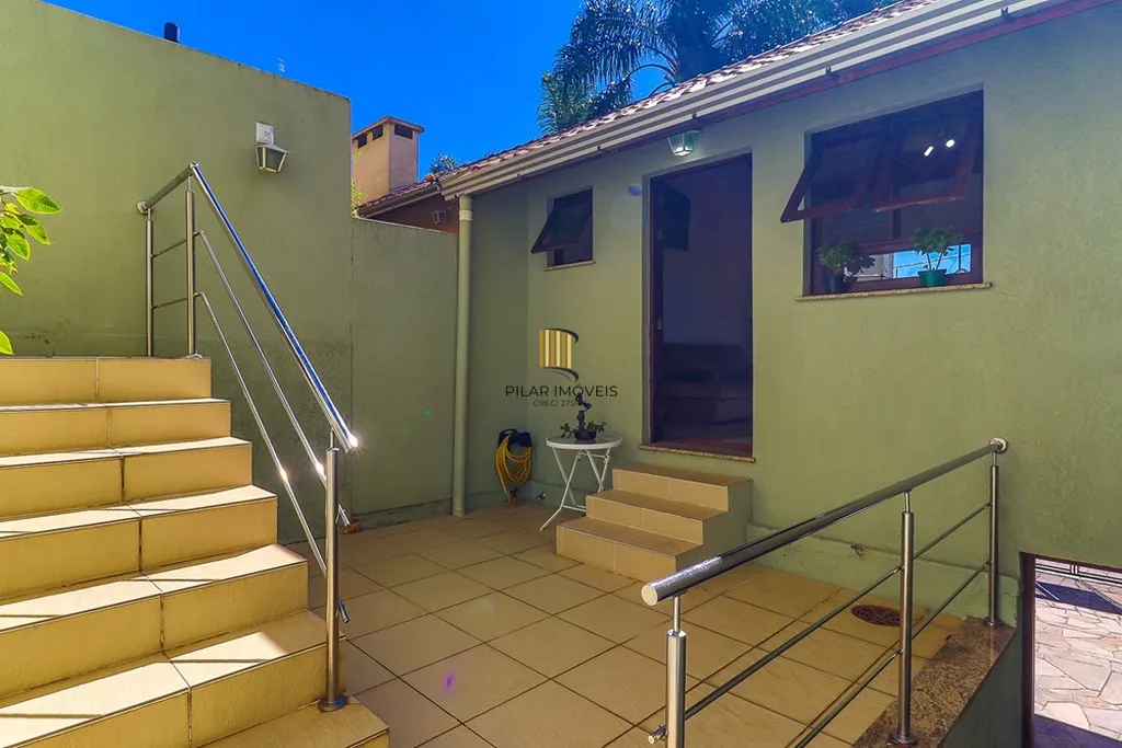 Casa 3 dormitórios no bairro Sarandi