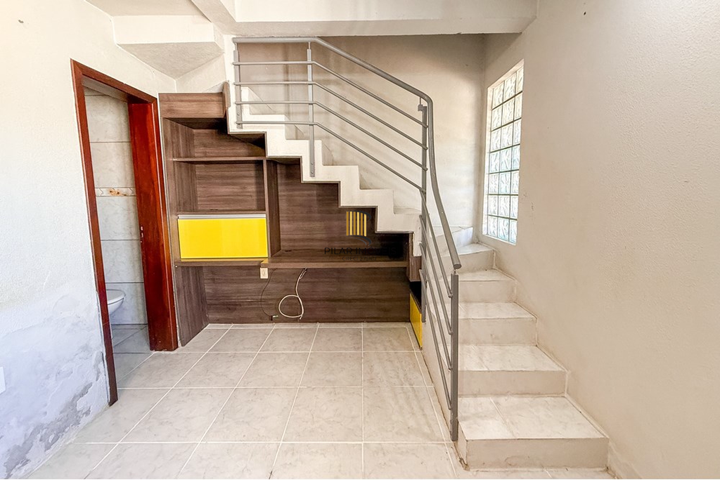 Casa 2 dormitórios no bairro Olaria