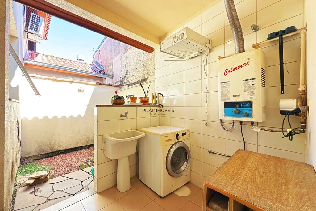 Casa de Condomínio 3 dormitórios no bairro Ipanema