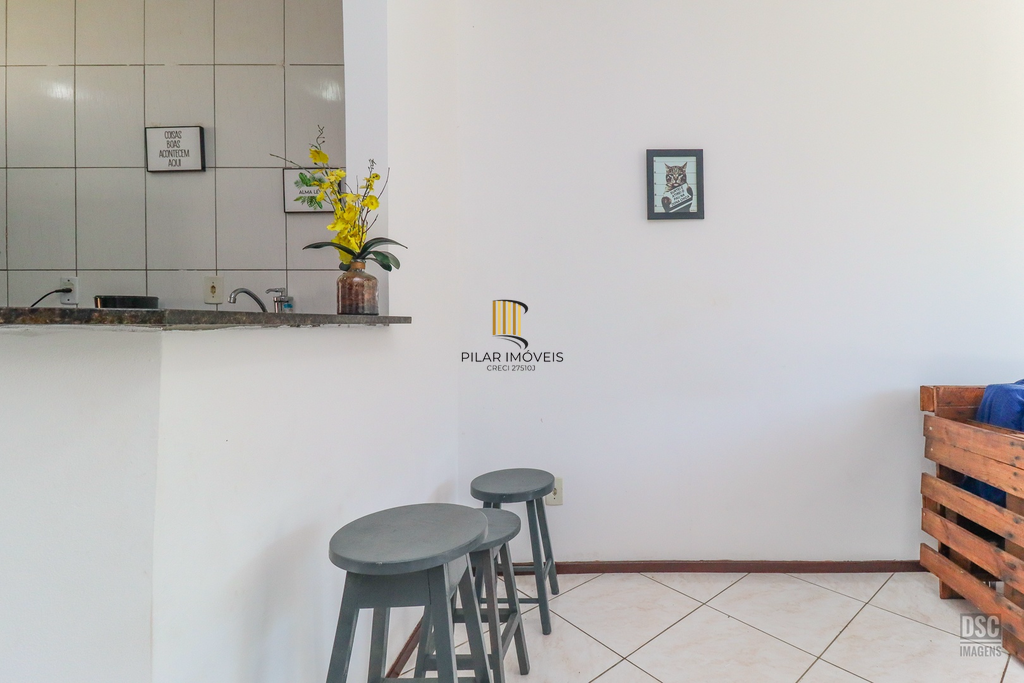 Casa 2 dormitórios no bairro Hípica