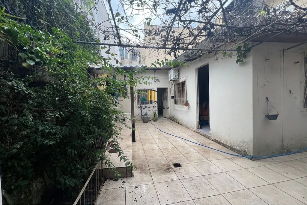 Casa 5 dormitórios no bairro Partenon