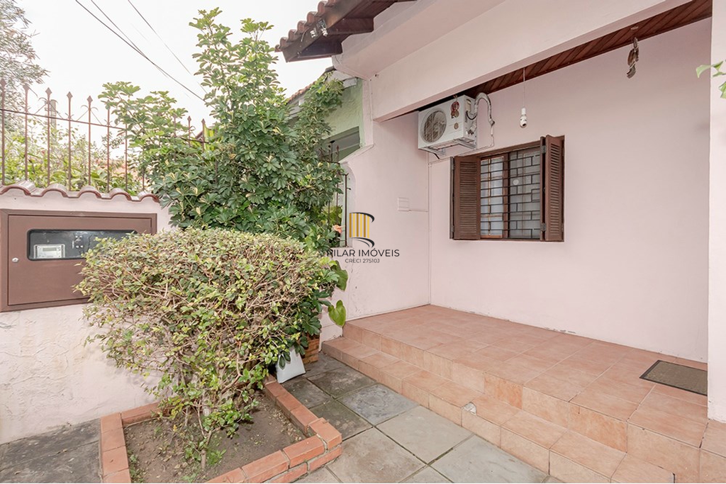 Casa 4 dormitórios no bairro Passo da Areia