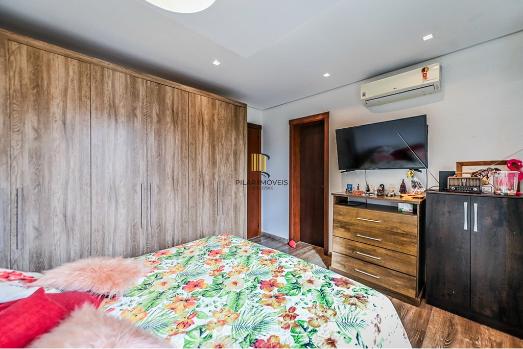 Casa de Condomínio 5 dormitórios no bairro São Lucas