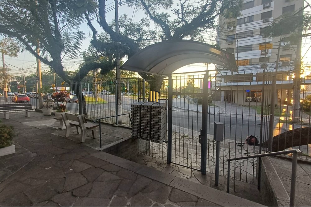 Apartamento 4 dormitórios no bairro Passo da Areia