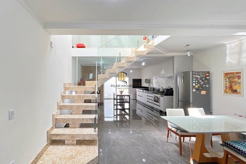 Casa 2 dormitórios no bairro Hípica