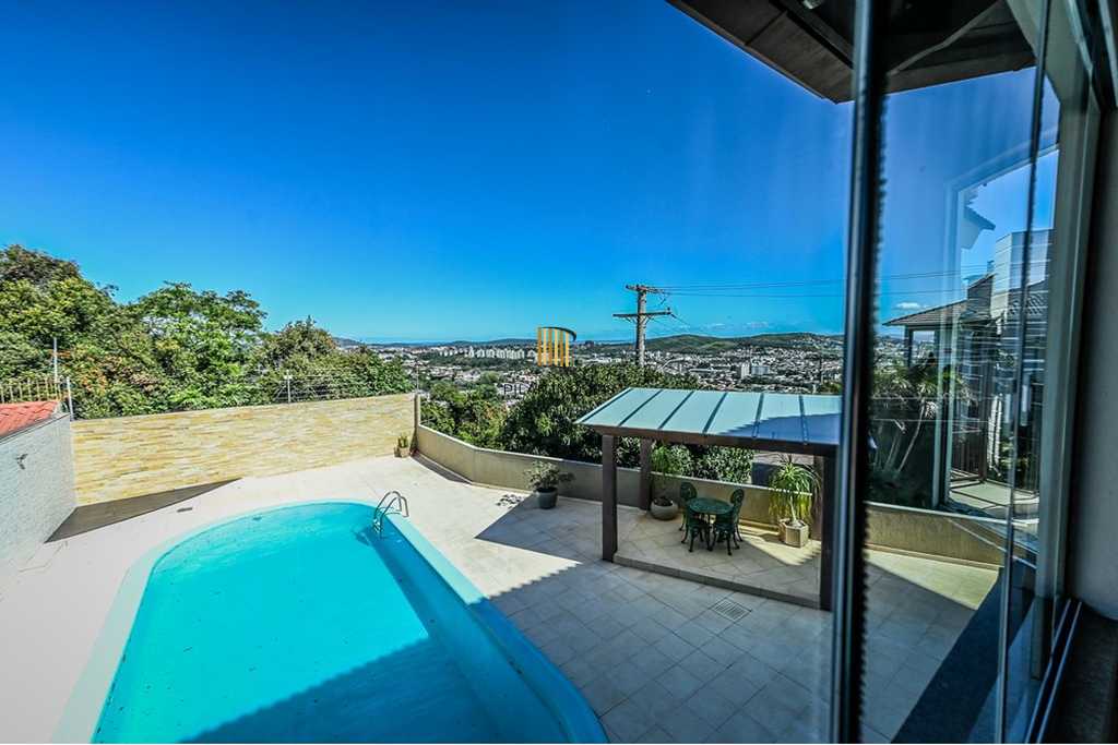 Casa de Condomínio 3 dormitórios no bairro Nonoai