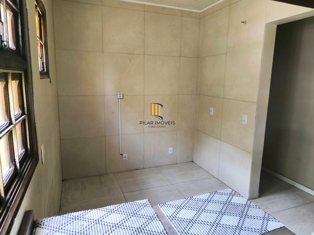 Casa 3 dormitórios no bairro Azenha