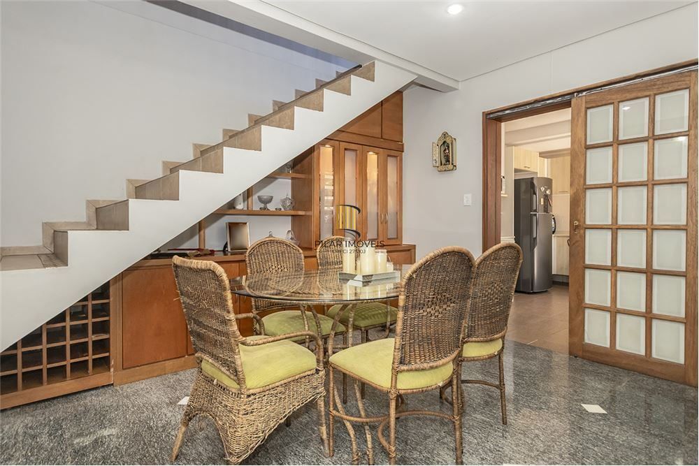 Casa 4 dormitórios no bairro Três Figueiras