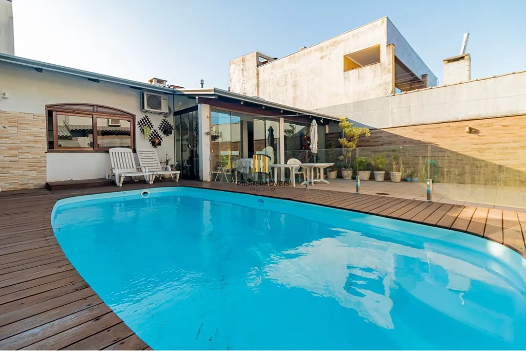 Casa 4 dormitórios no bairro Jardim Planalto