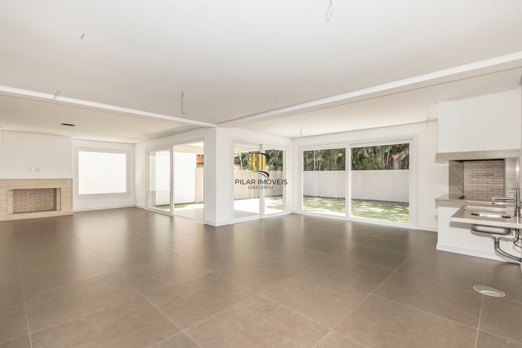 Casa de Condomínio 4 dormitórios no bairro Ipanema