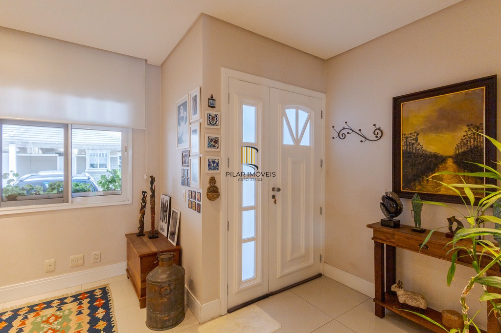 Casa de Condomínio 3 dormitórios no bairro Jardim Carvalho