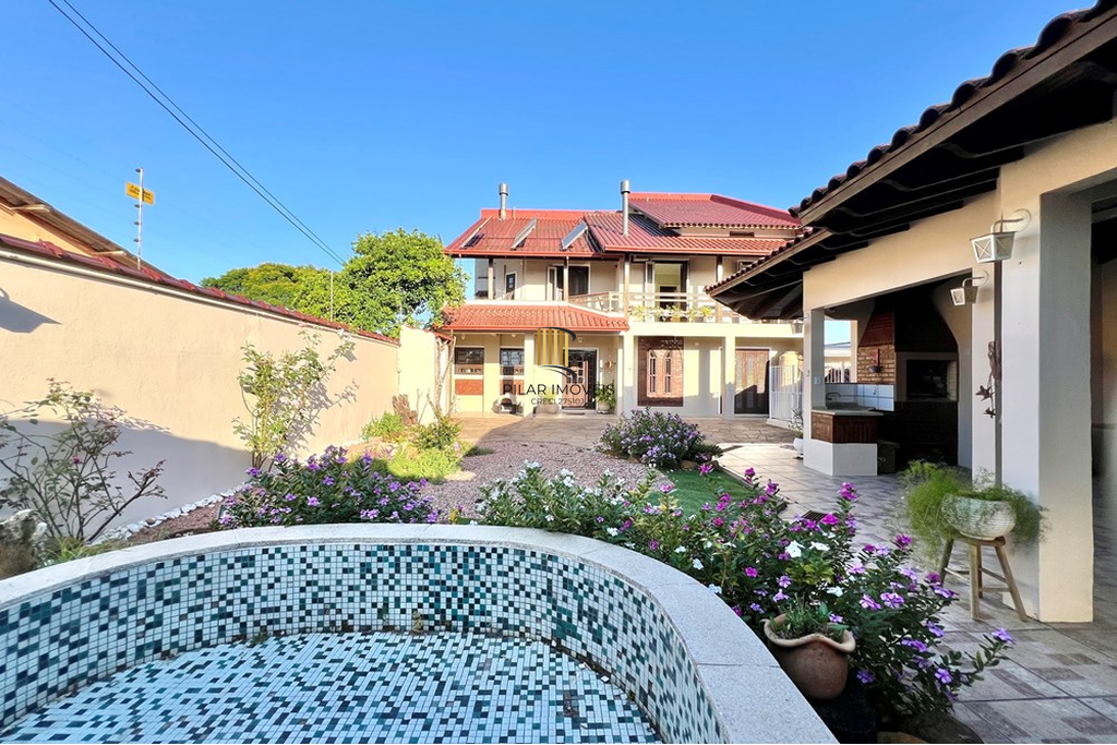 Casa 3 dormitórios no bairro Harmonia