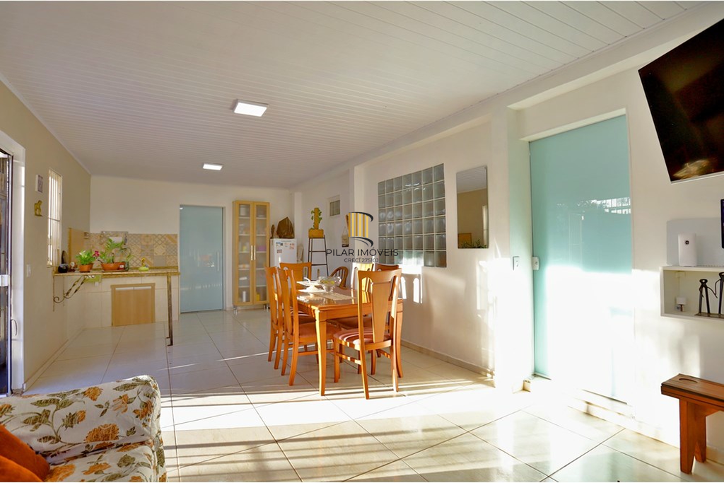 Casa 3 dormitórios no bairro Viamópolis