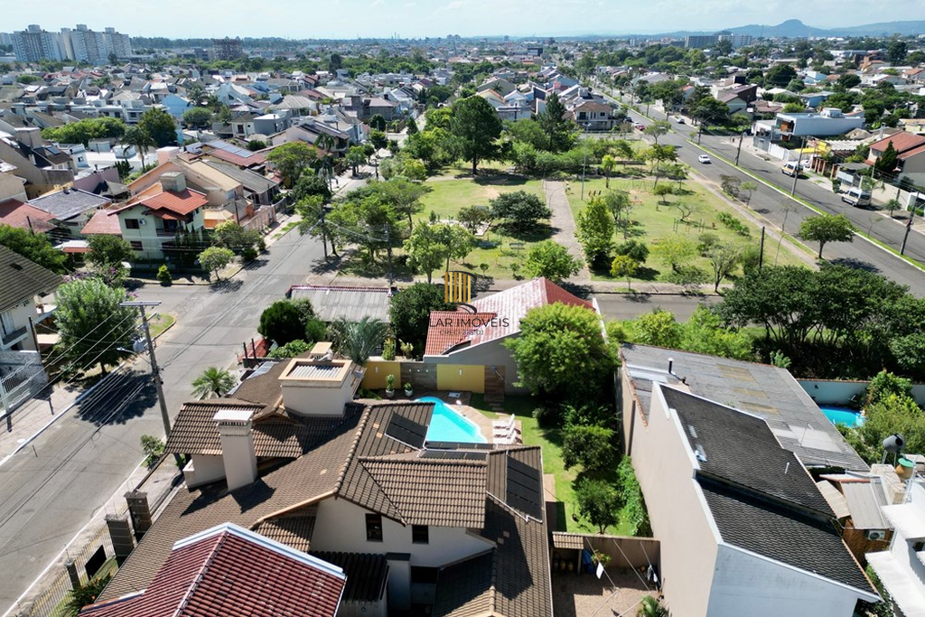 Casa 4 dormitórios no bairro Moinhos de Vento