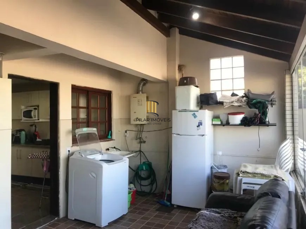 Casa 3 dormitórios no bairro Hípica