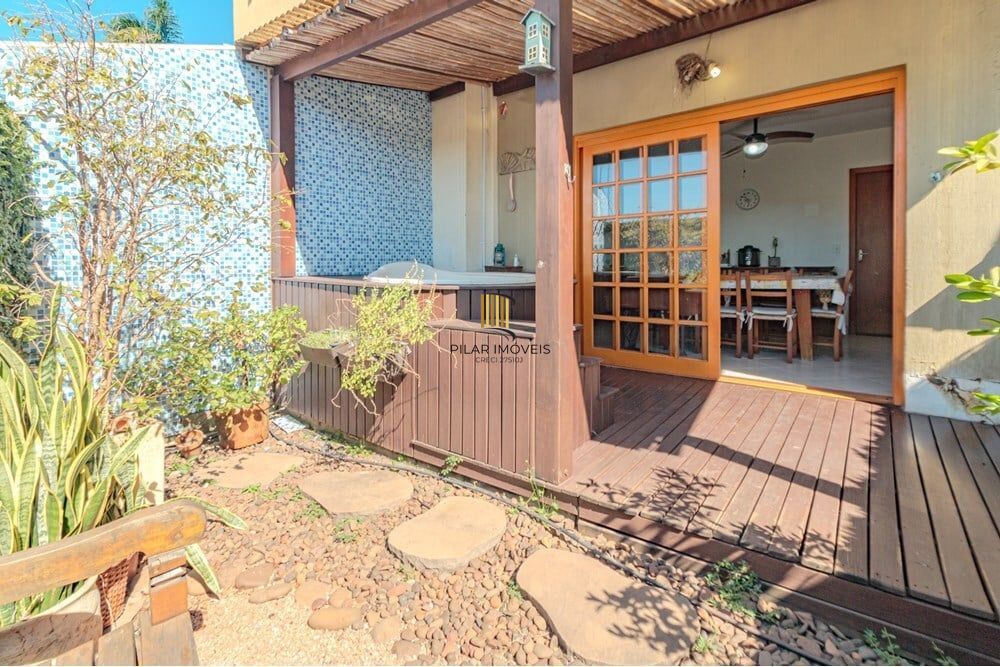 Casa 3 dormitórios no bairro Chácara das Pedras