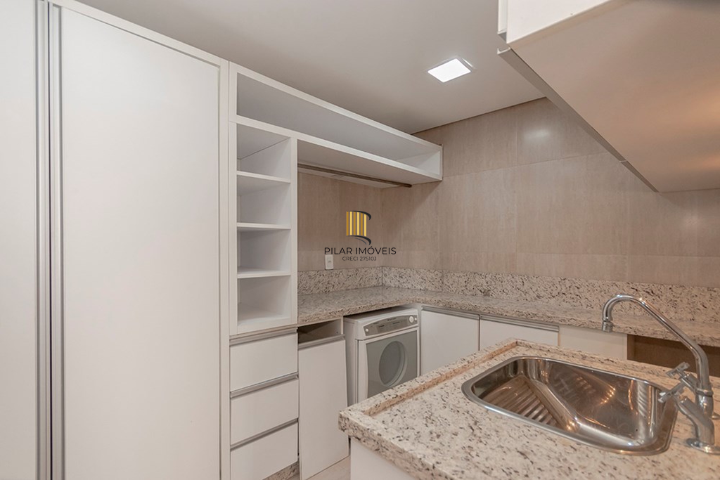 Casa 6 dormitórios no bairro Vila Jardim