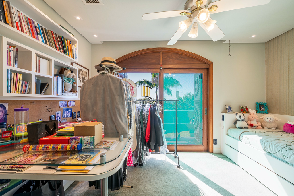 Casa de Condomínio 3 dormitórios no bairro Cavalhada