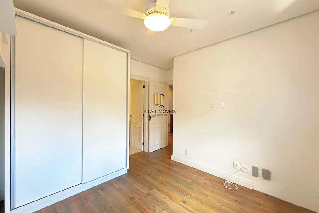 Casa 3 dormitórios no bairro Hípica