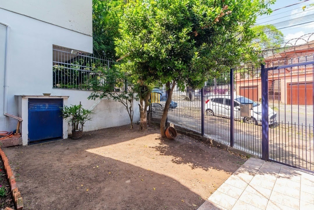 Casa 3 dormitórios no bairro Menino Deus