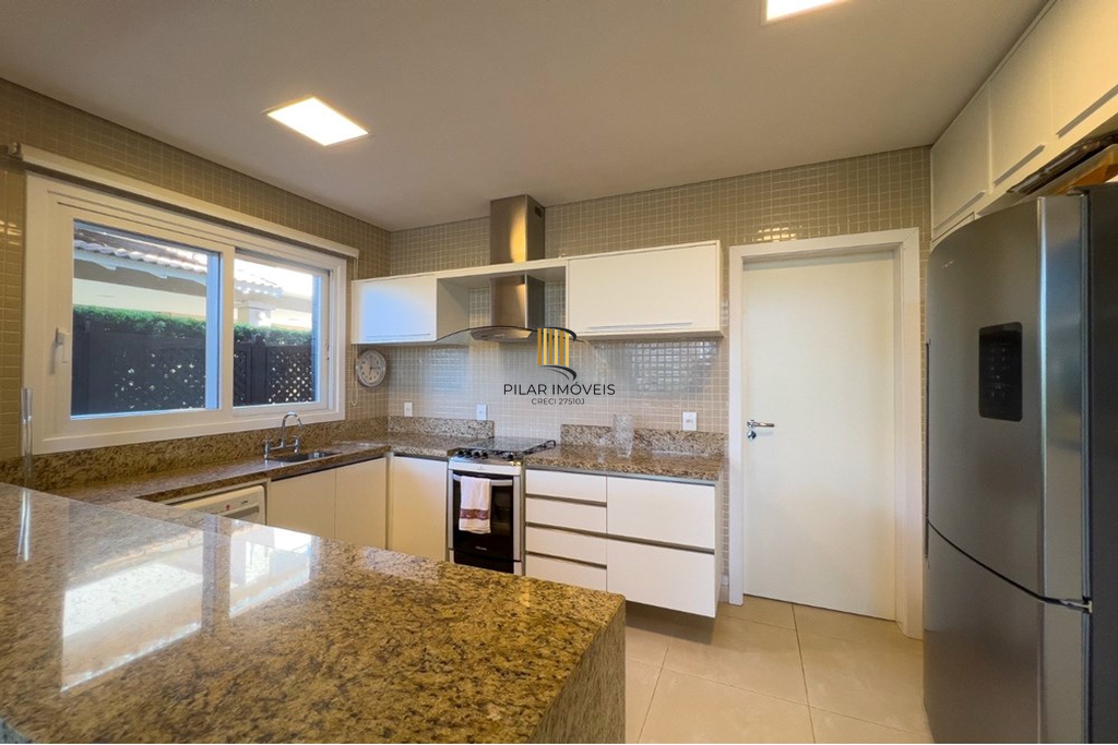 Casa de Condomínio 4 dormitórios no bairro Centro