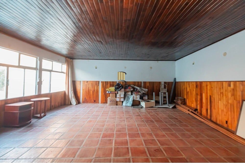 Casa 6 dormitórios no bairro Santana