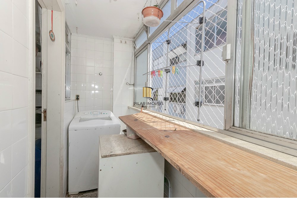 Apartamento 4 dormitórios no bairro Menino Deus