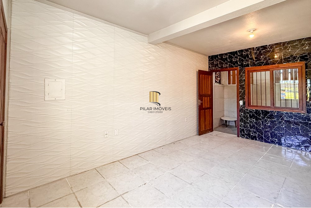 Casa 2 dormitórios no bairro Olaria