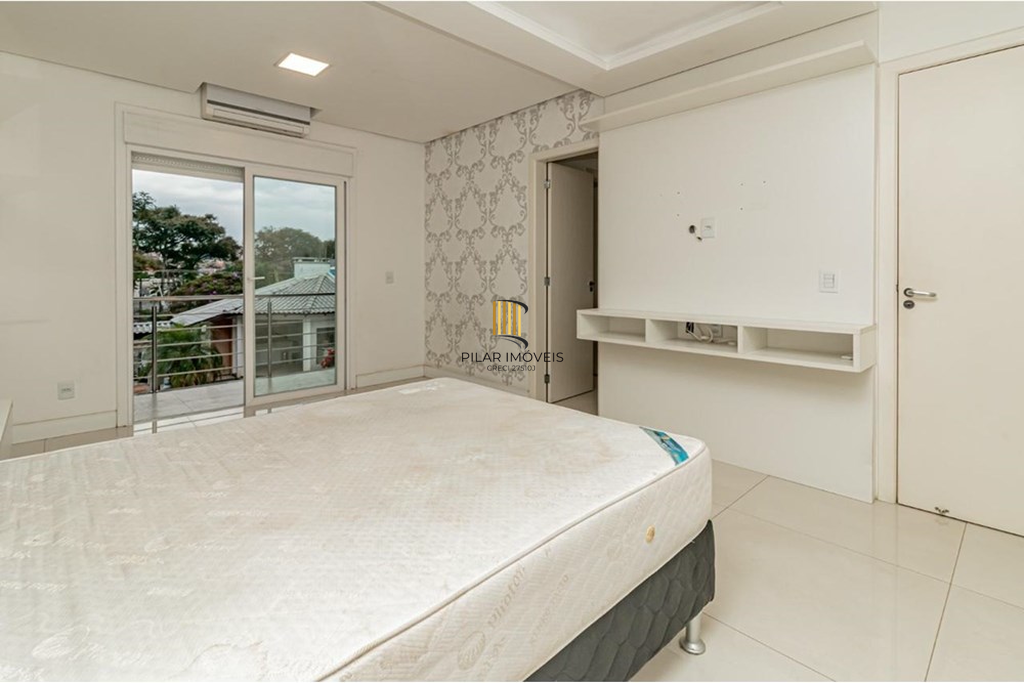 Casa 4 dormitórios no bairro Nonoai
