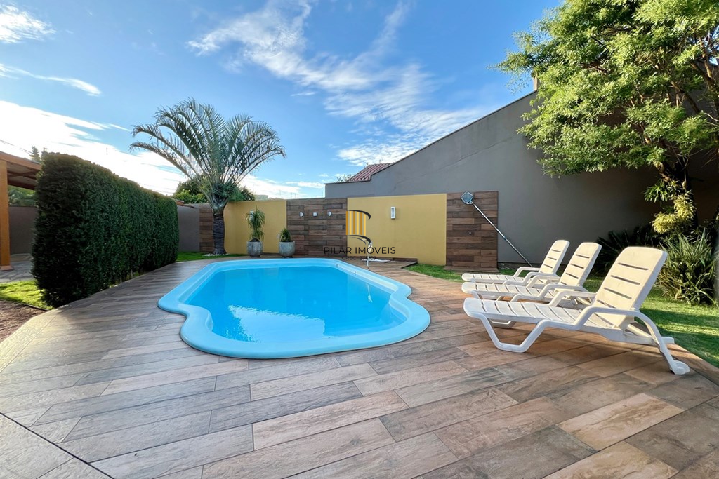 Casa 4 dormitórios no bairro Moinhos de Vento