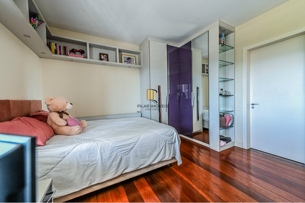 Casa 4 dormitórios no bairro Morro Santana