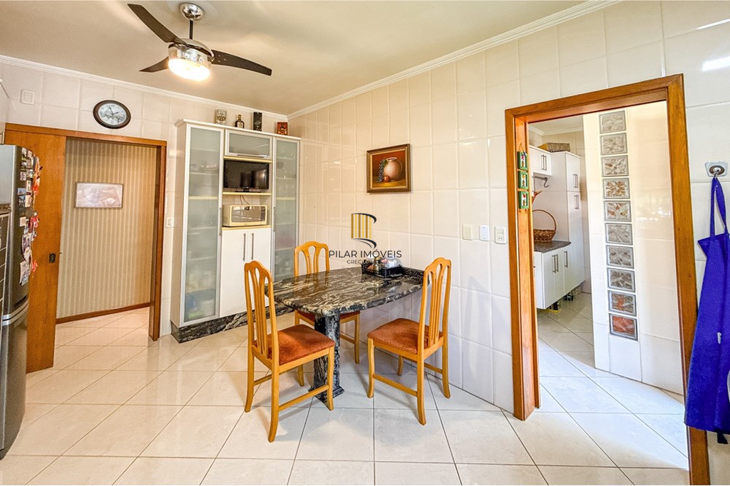 Casa 6 dormitórios no bairro Marechal Rondon