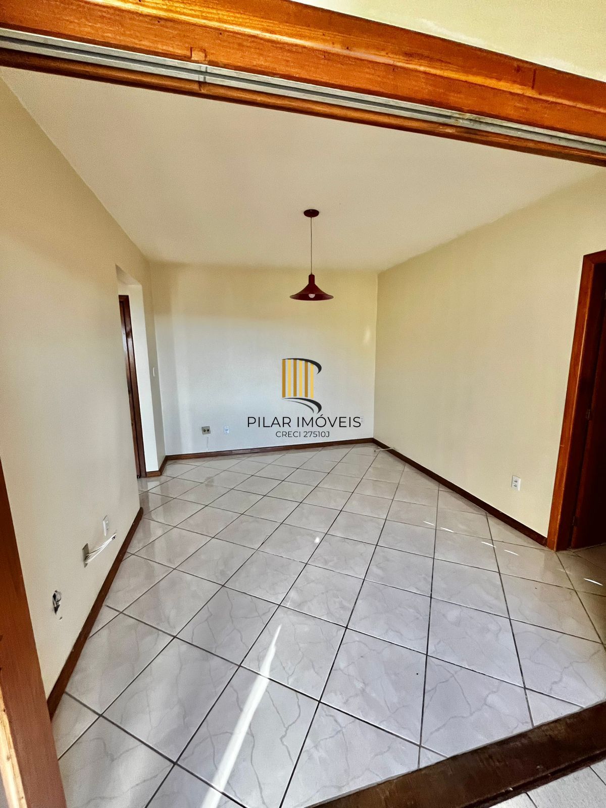 Apto 03 dorm com suíte, andar alto, vista, ótima posição solar, 1 vaga no Cristo