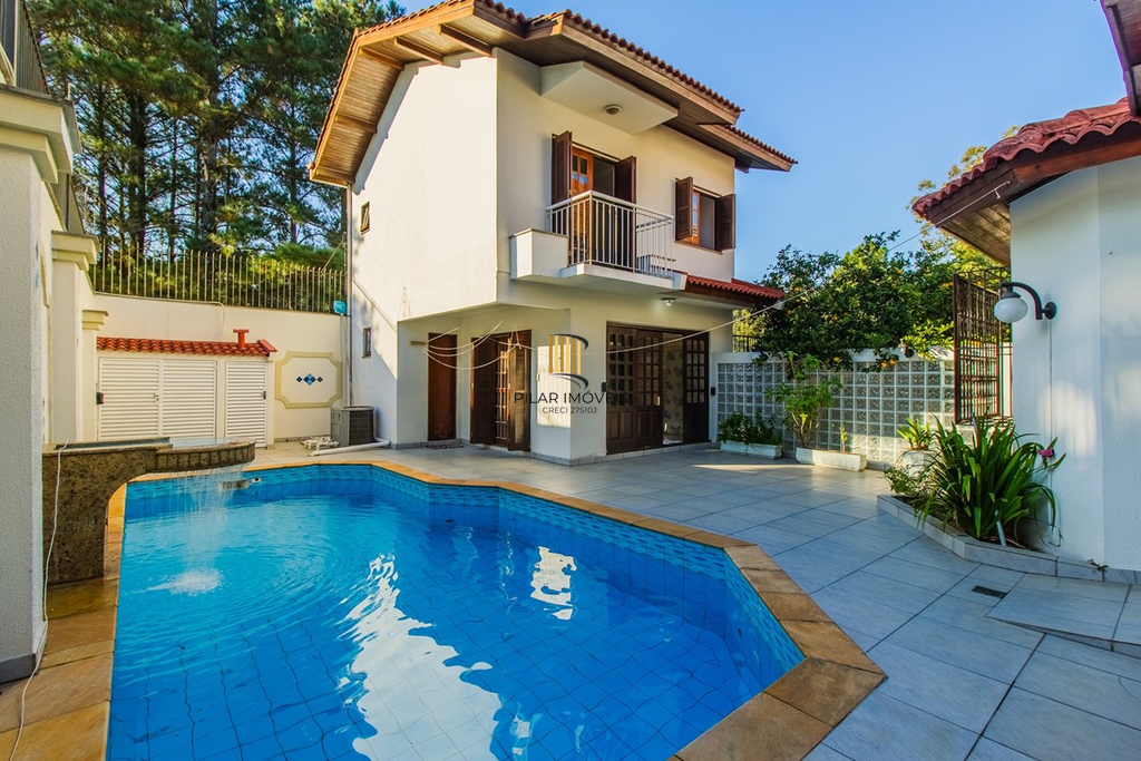 Casa 5 dormitórios no bairro Marechal Rondon