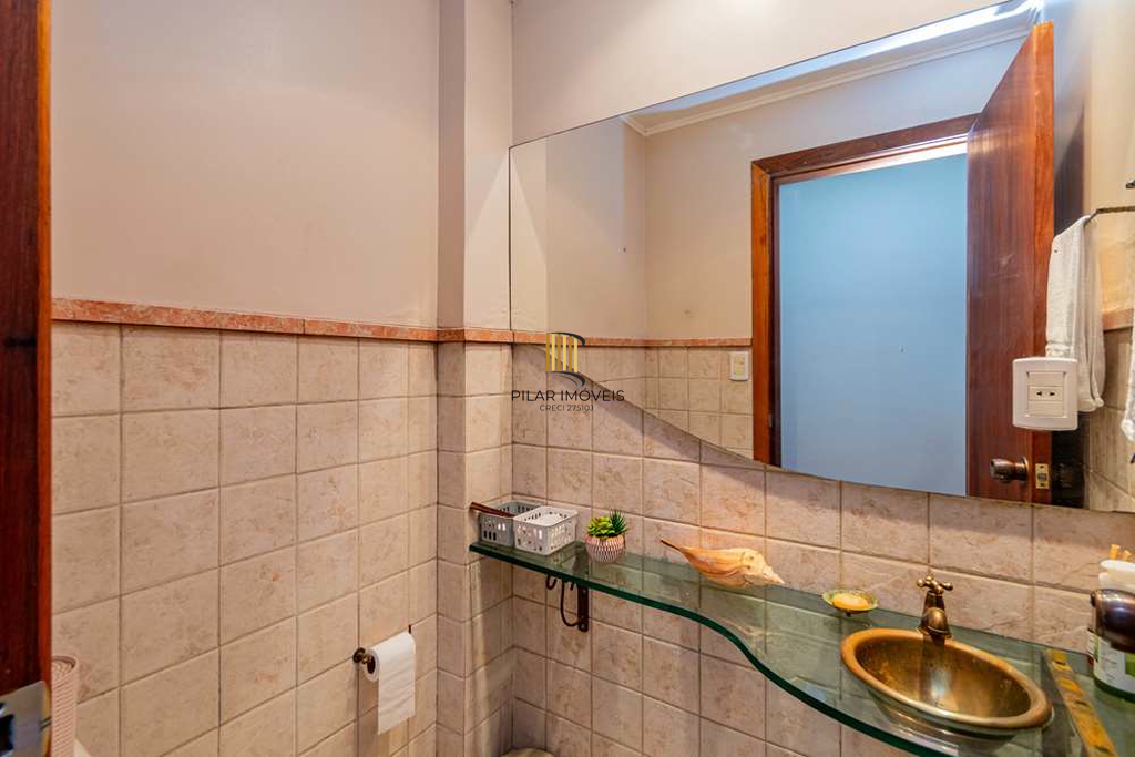 Casa 6 dormitórios no bairro Tristeza