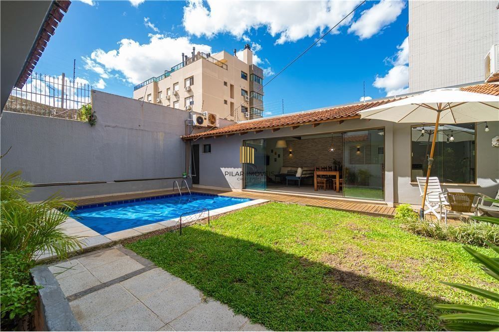 Casa 4 dormitórios no bairro Jardim Lindóia