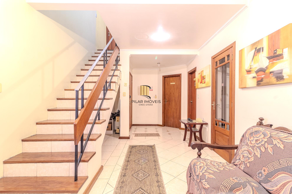 Casa 6 dormitórios no bairro Santana