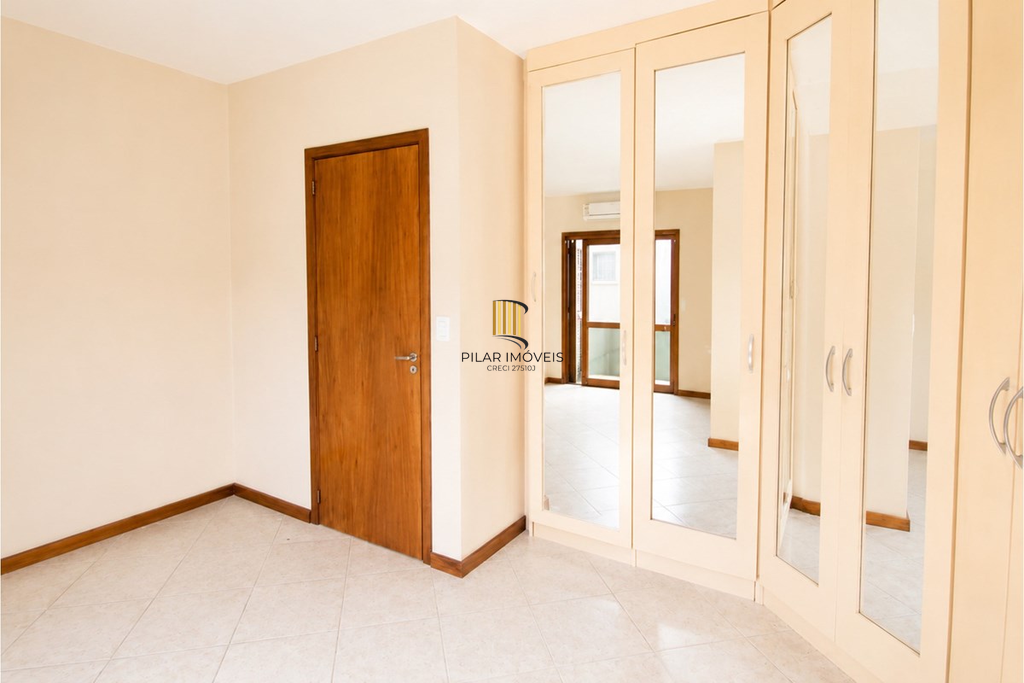 Casa de Condomínio 3 dormitórios no bairro Ipanema