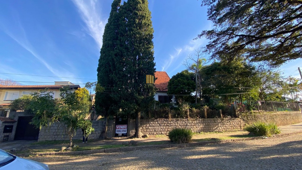 Casa 4 dormitórios no bairro Vila Assunção