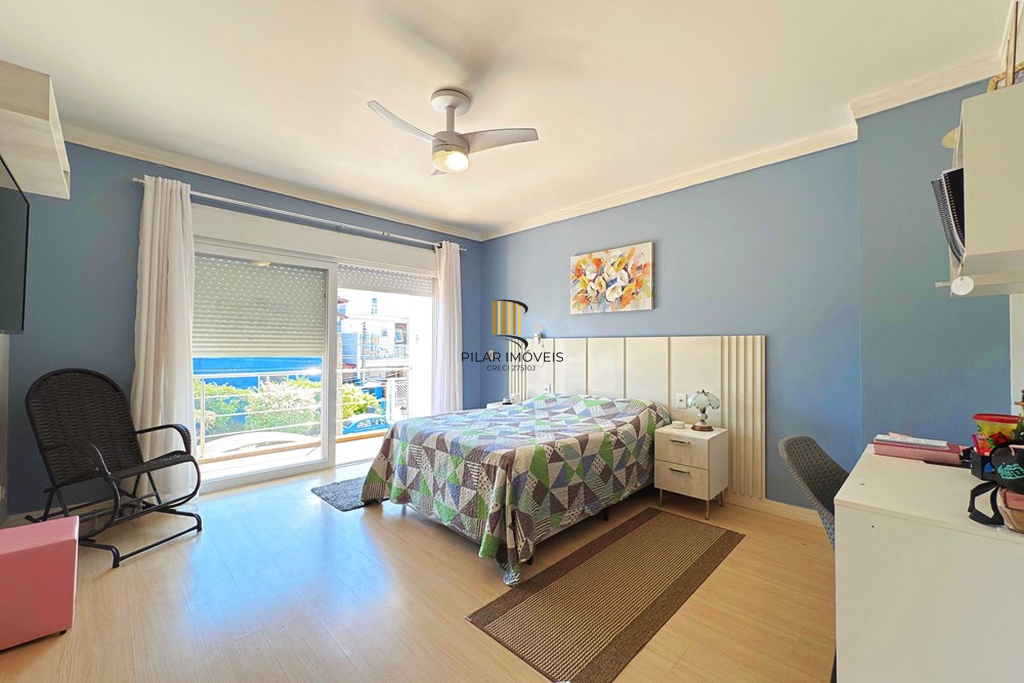 Casa 3 dormitórios no bairro Hípica