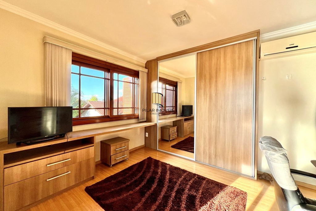 Casa 4 dormitórios no bairro Moinhos de Vento